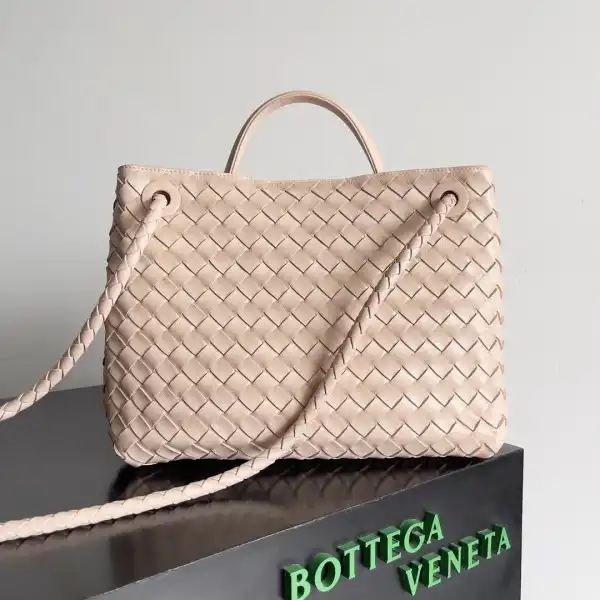 Cheap BOTTEGA VENETA MEDIUM ANDIAMO 0131