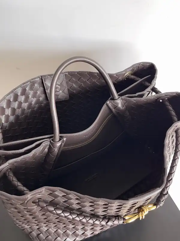 Cheap BOTTEGA VENETA  ANDIAMO-25 32 45CM 0131