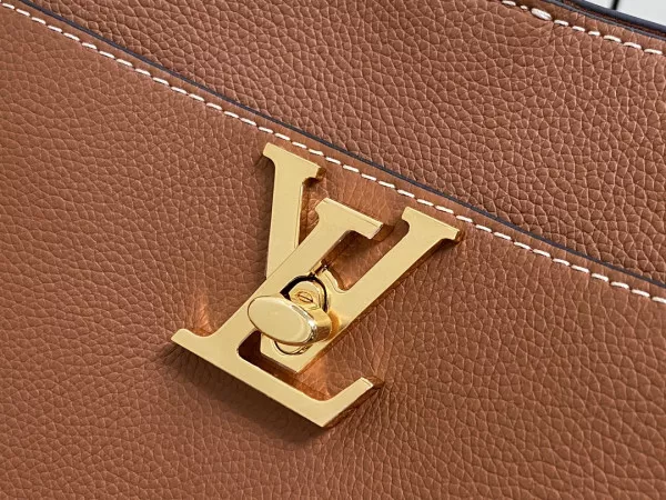 Cheap LOUIS VUITTON Lock and Walk - 20 x 20.5 x 12CM 0121