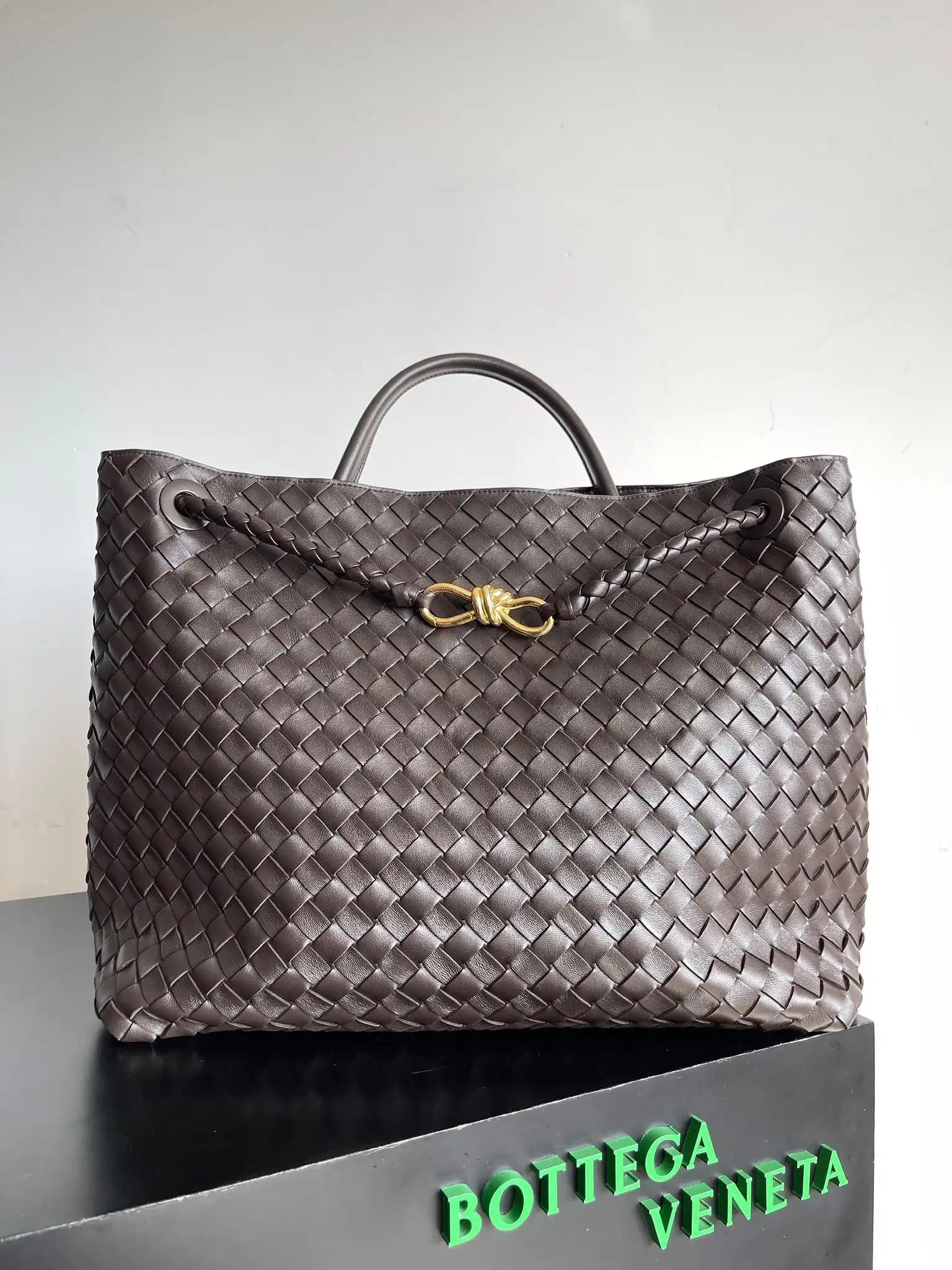 Cheap BOTTEGA VENETA  ANDIAMO-25 32 45CM 0131