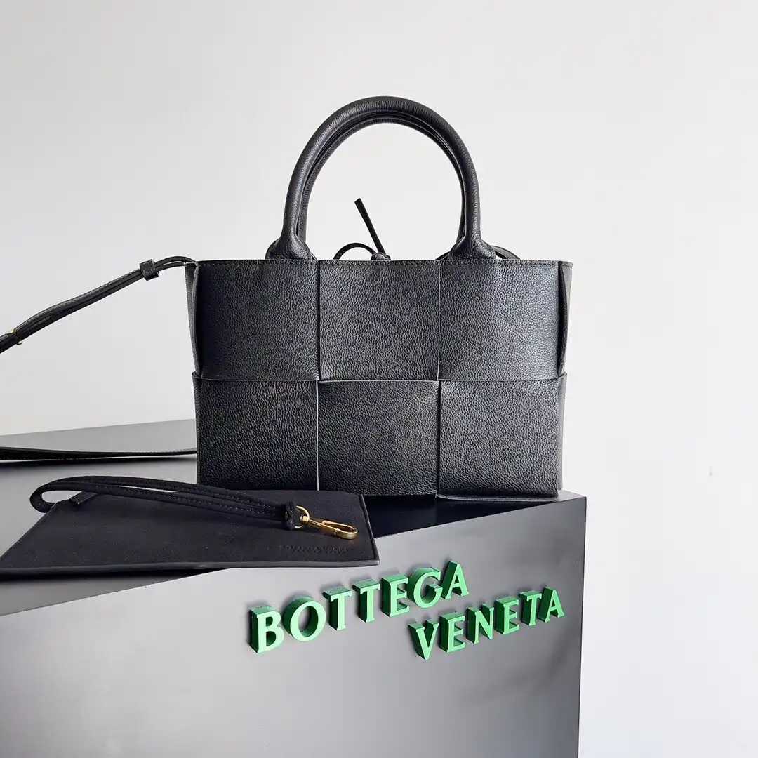 Cheap BOTTEGA VENETA ARCO MINI TOTE 0131