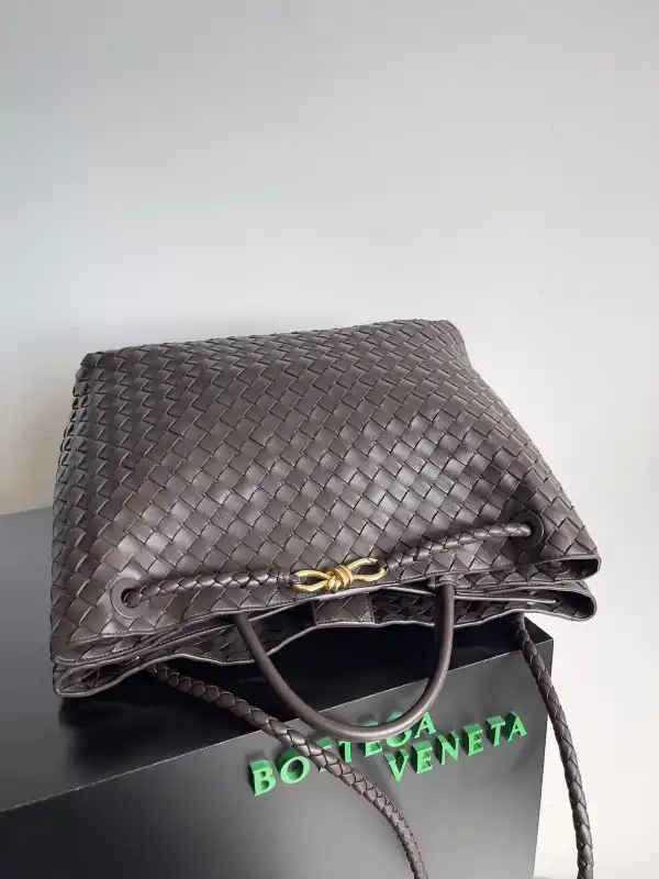 Cheap BOTTEGA VENETA  ANDIAMO-25 32 45CM 0131