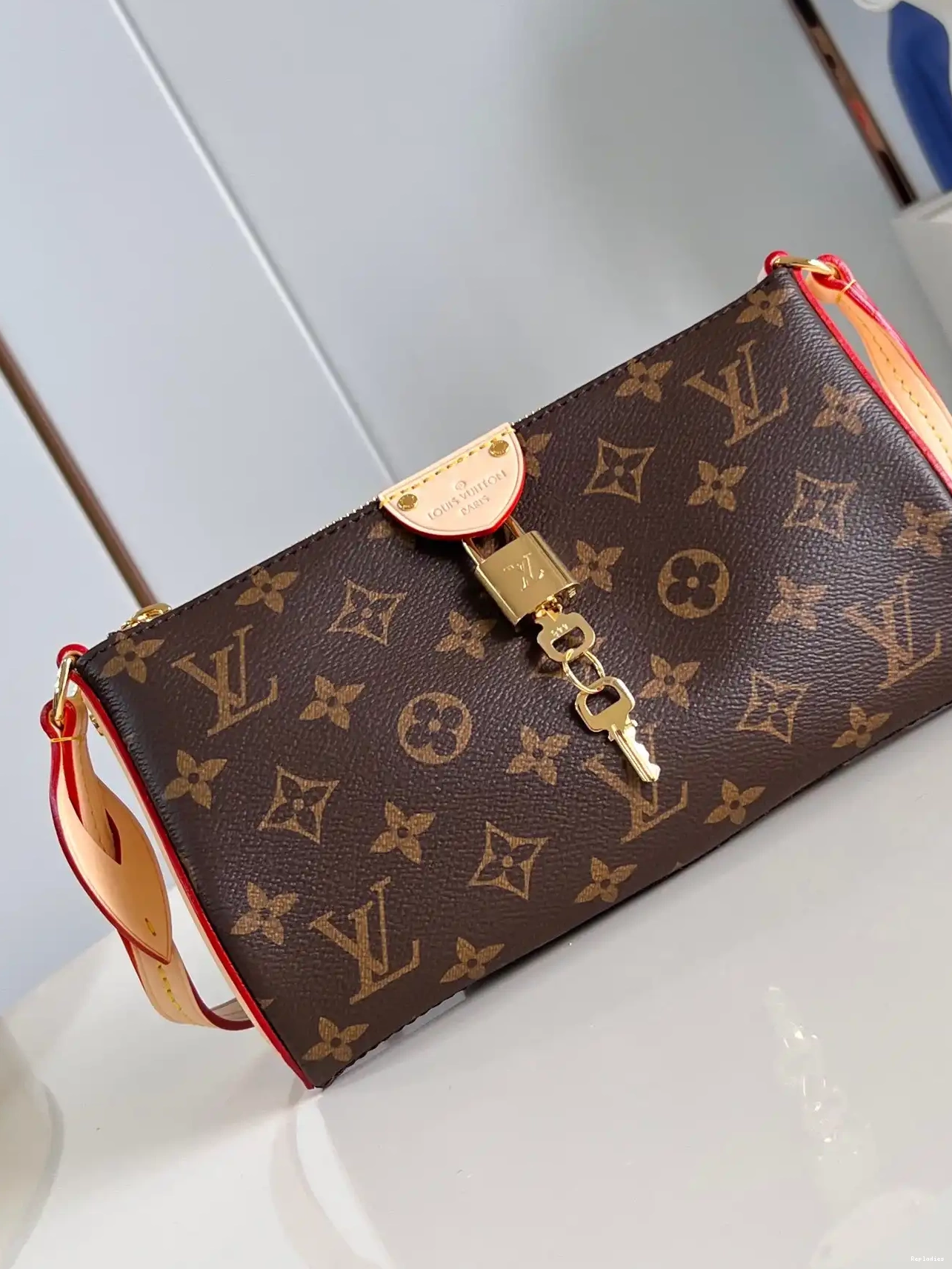 Cheap VUITTON LOUIS x5.5CM Tirette - Pochette 22 12 x 0217