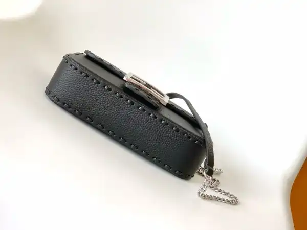 Cheap FENDI BAGUETTE-20*5*13CM 0201