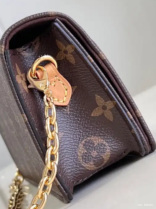 Cheap On Wallet LOUIS Lily Chain VUITTON 0221