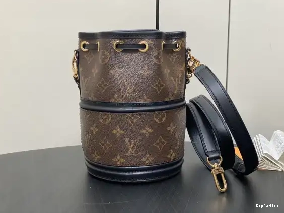 Cheap VUITTON Bag-14*20.5*14CM New Canoe LOUIS 0216