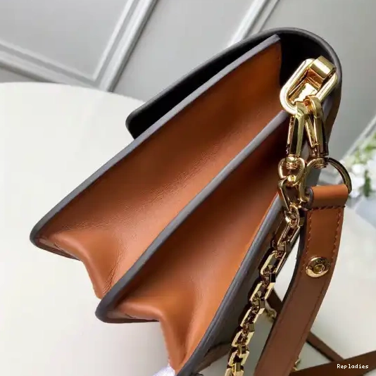 Cheap Dauphine Spring Louis MM（2019 Vuitton Show） 0224