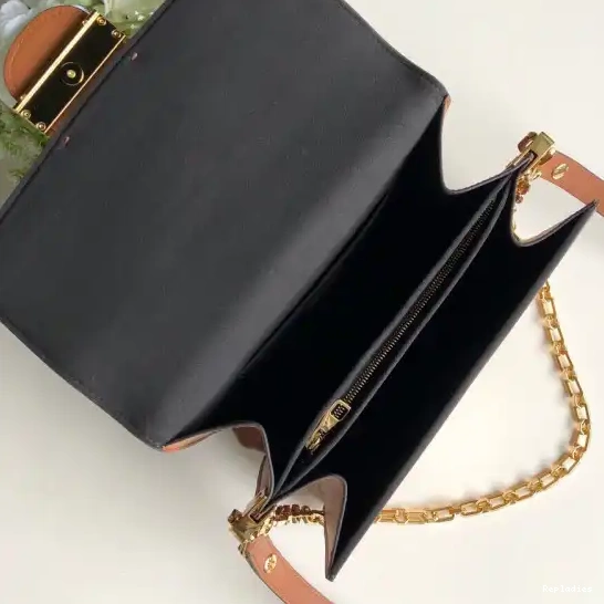 Cheap Dauphine Spring Louis MM（2019 Vuitton Show） 0224