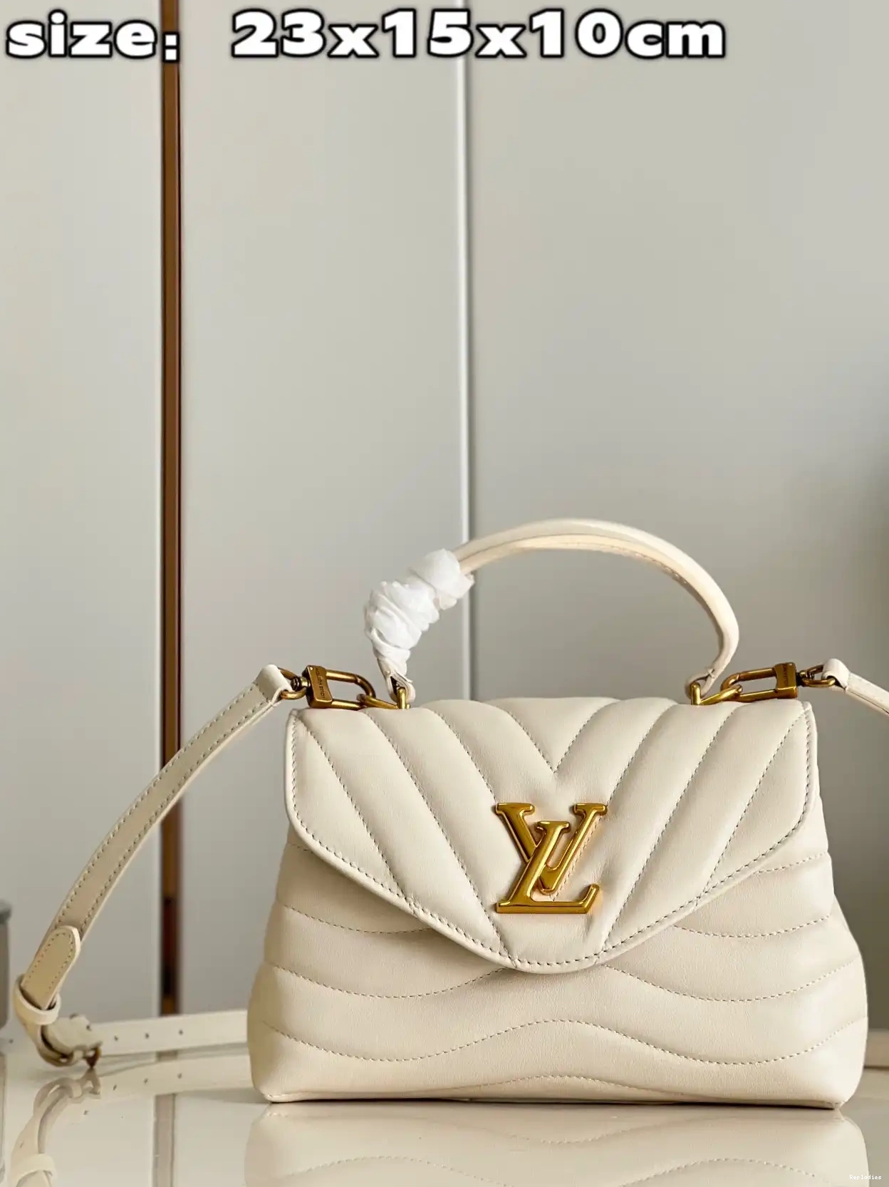 Cheap LOUIS VUITTON HOLD ME 0218