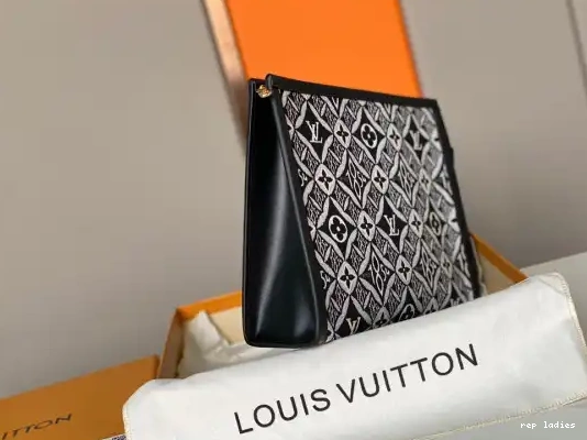 Cheap POUCH VUITTON LOUIS TOILETRY 26 1854 SINCE 0225