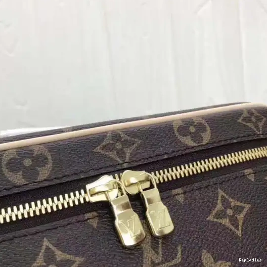 Cheap LOUIS VUITTON TOILETRY BAG 0226