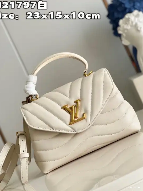 Cheap LOUIS VUITTON HOLD ME 0218