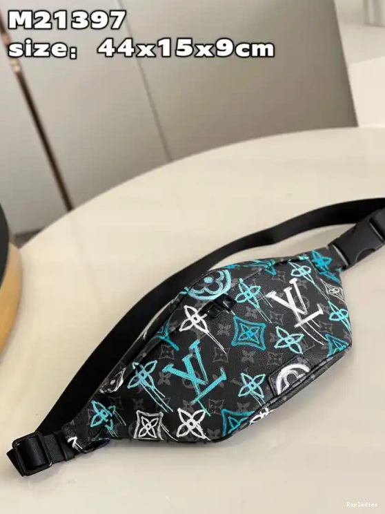 Cheap LOUIS VUITTON DISCOVERY BUMBAG 0222