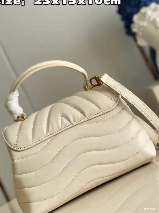 Cheap LOUIS VUITTON HOLD ME 0218