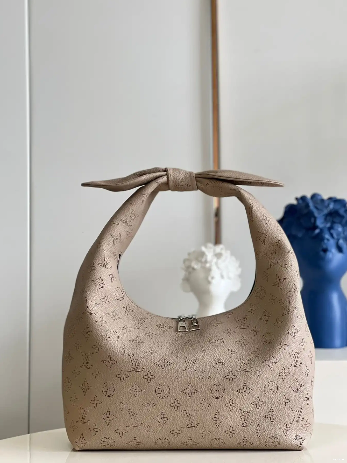 Cheap VUITTON LOUIS KNOT WHY 0218