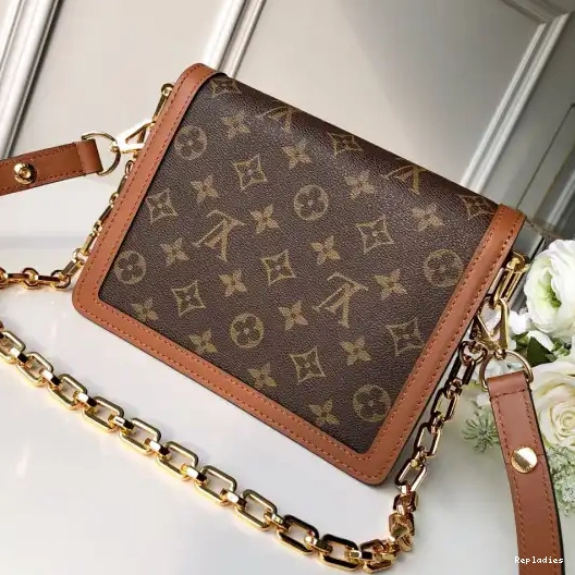 Cheap Mini（2019 Louis Vuitton Spring Dauphine Show） 0219