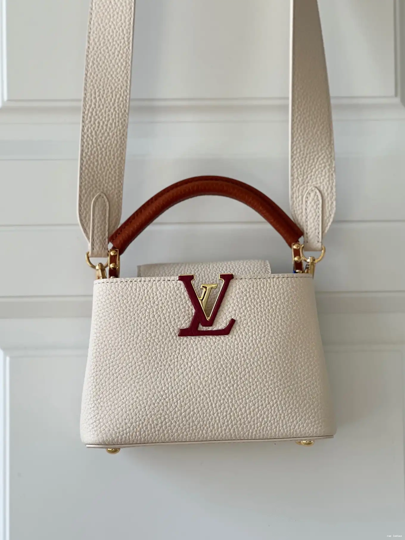 Cheap LOUIS MINI VUITTON CAPUCINES 0220