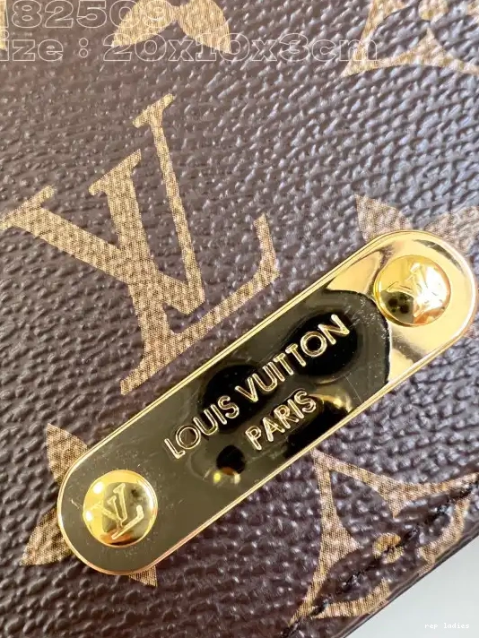 Cheap On Wallet LOUIS Lily Chain VUITTON 0221