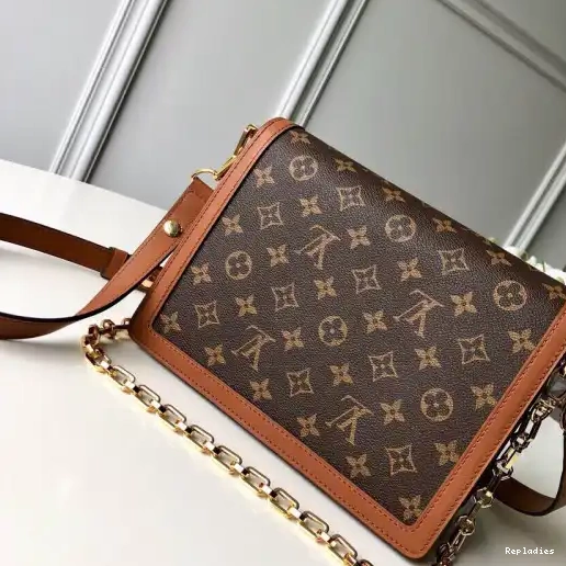 Cheap Dauphine Spring Louis MM（2019 Vuitton Show） 0224