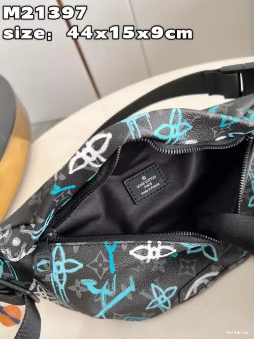 Cheap LOUIS VUITTON DISCOVERY BUMBAG 0222