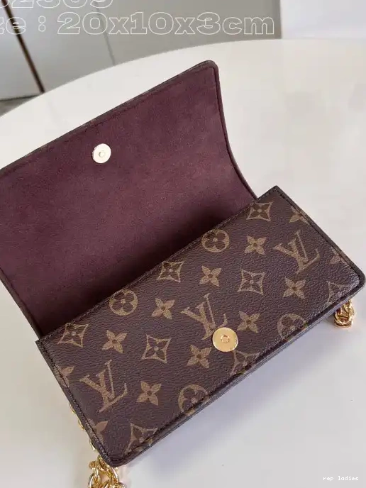 Cheap On Wallet LOUIS Lily Chain VUITTON 0221