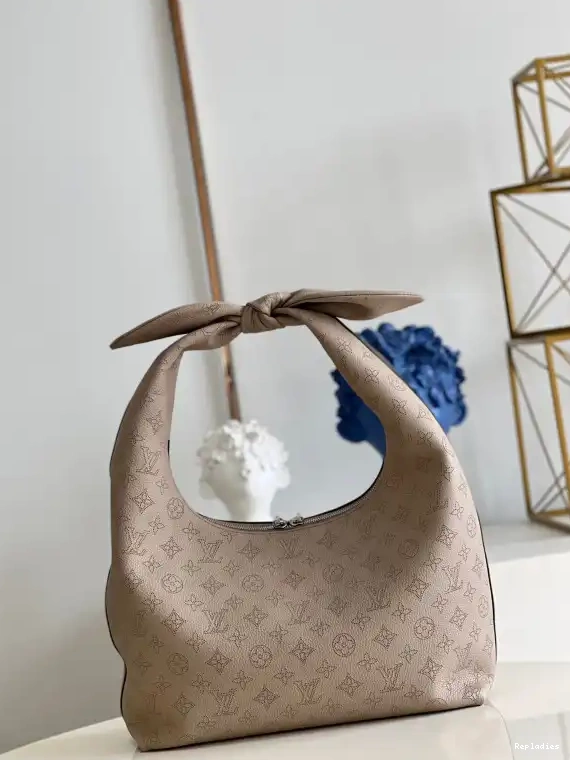 Cheap VUITTON LOUIS KNOT WHY 0218