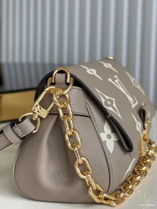 Cheap VUITTON FAVORITE LOUIS 0218