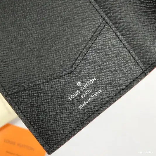 Cheap COVER PASSPORT Louis Vuitton 0305